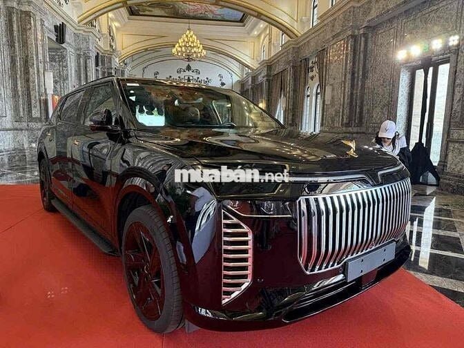 VinFast Lạc Hồng LX900