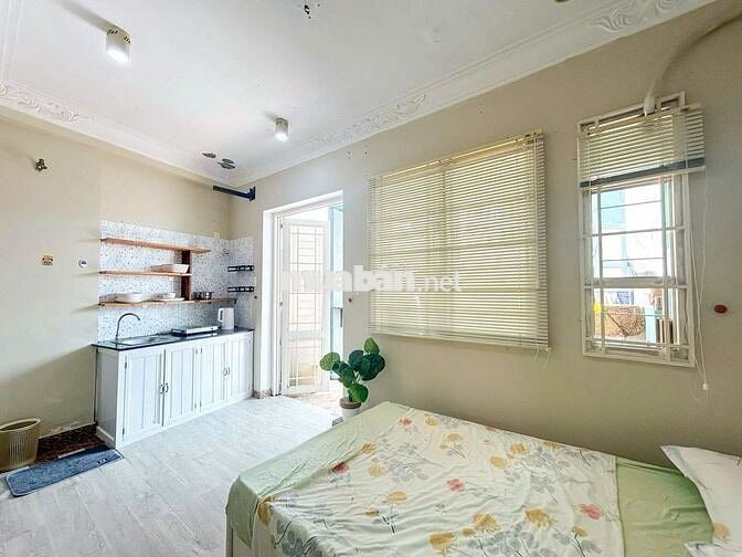 PHÒNG 40m2 FULL NỘI THẤT, BAN CÔNG LỚN Ở HOÀNG HOA THÁM, BÌNH THẠNH