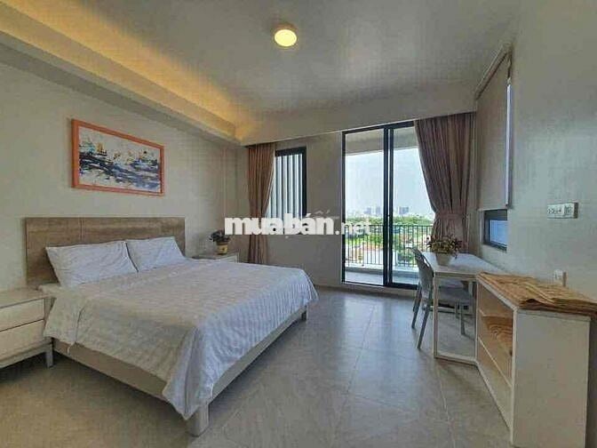 CĂN HỘ BAN CÔNG RỘNG MÁY GIẶT RIÊNG NGAY KHU HÀNG XANH GIÁP QUẬN 1