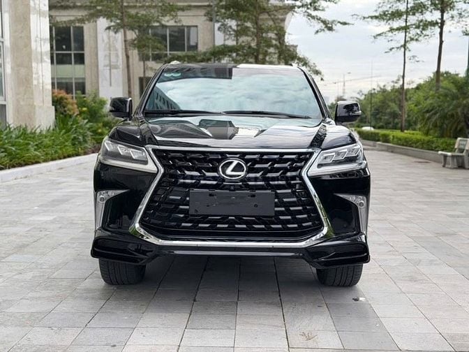 Bán Lexus LX570 MBS 4 chỗ, sản xuất 2016. Xe cực mới.