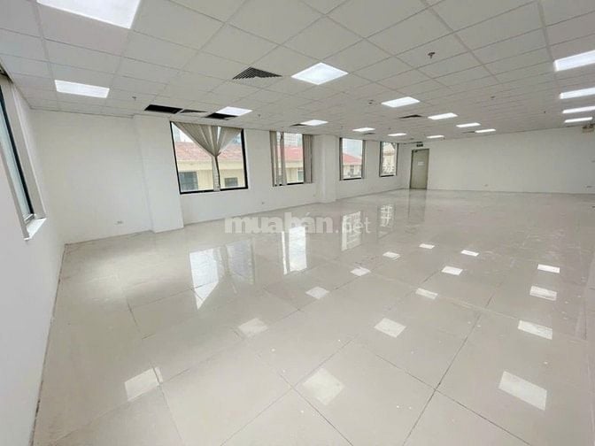 Chính chủ cho thuê nhà mặt phố Lạc Long Quân Diện tích 450m2 x 8tầng