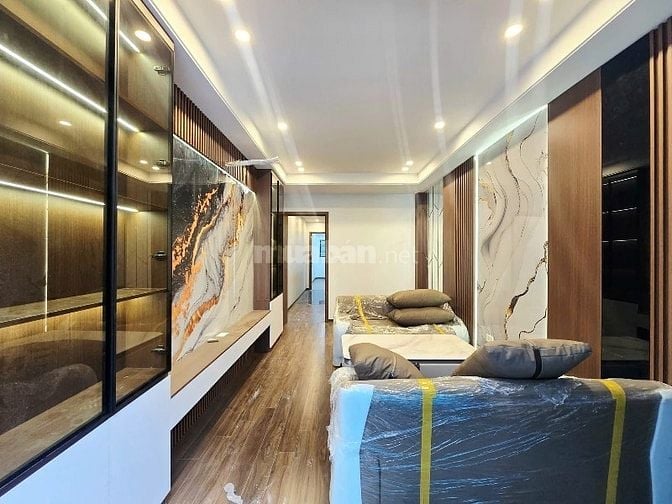 Bán nhà mới phân lô ô tô Ngọc Hồi 50m, 5 tầng 9 tỷ