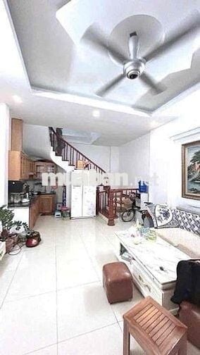 GIÁP BÁT CẠNH TRƯỜNG C1,2-37M2-5T- 9.5TỶ(CTL) 15M RA OTo- THÔNG 3 NGÕ