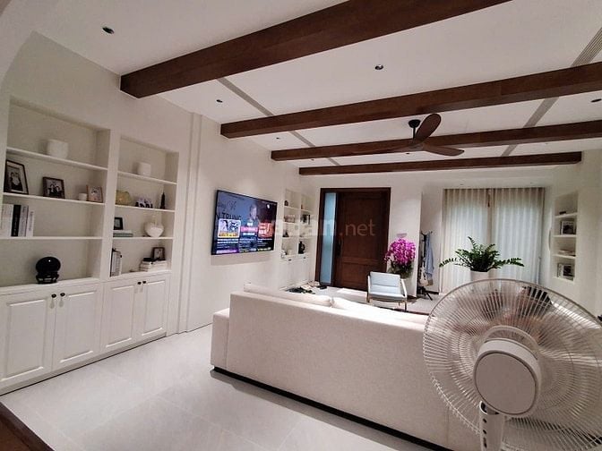 Bán Biệt Thự Sân Vườn Việt Hưng – Long Biên, 140m², 5 Tầng, Hơn 40 Tỷ