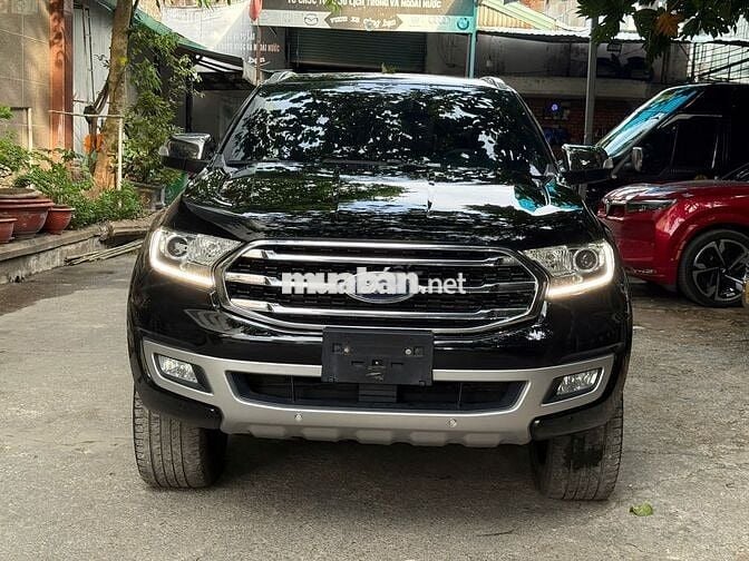 Everest Titanium 4x4 9v giá 790tr