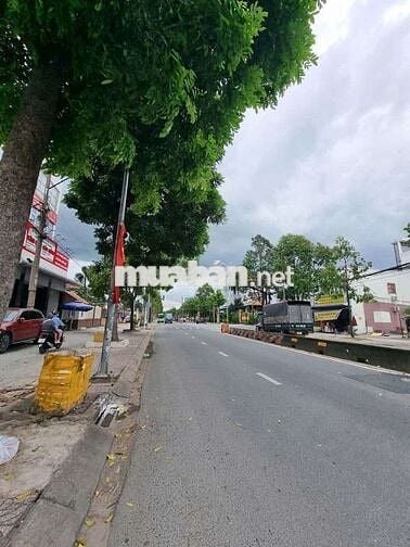 Tòa Nhà văn Phòng 1 Hầm 4 Lầu Mặt Tiền Lê Thị Riêng. Ngay UBND Q12