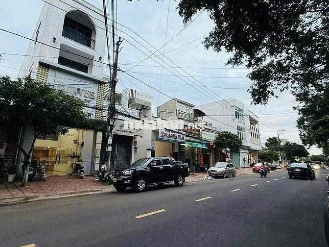 CHO THUÊ NHÀ - MẶT TIỀN HÙNG VƯƠNG - GẦN NGAY QUẢNG TRƯỜNG THÀNH PHỐ