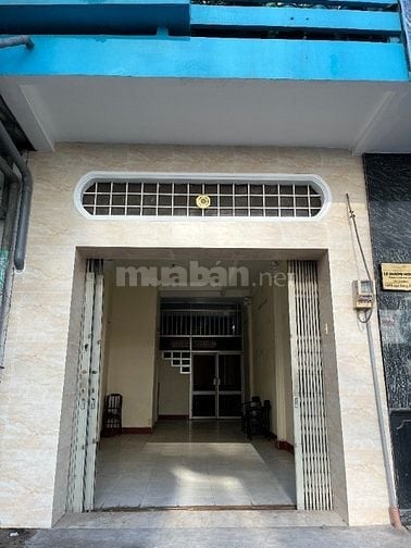 Cho thuê mặt tiền 4m đường chính Lạc Long Quân. Trung tâm mua bán sầm 