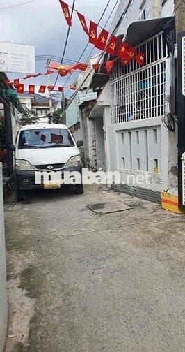 nhà đẹp 1 lầu 4pn 2wc hẻm xe hơi đ 49 sổ riêng KDC