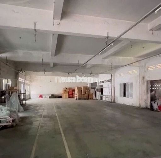 Thuê kho xưởng quận 7 DT 680m xe cont tận cửa, không cấm giờ.