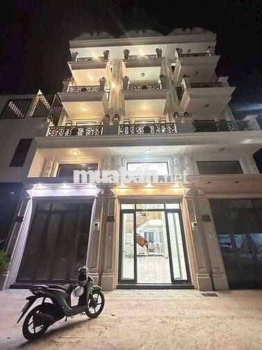 Nhà mới xây đẹp y hình 4 x 17 có 3 lầu 5pn 6wc sân thượng