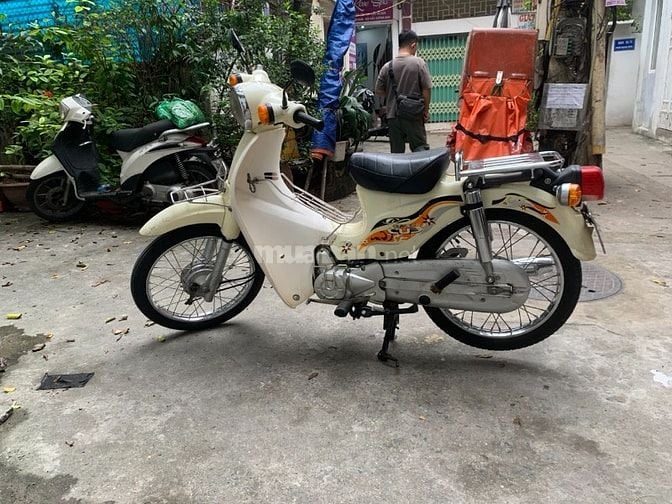 Cần bán xe cúp 50cc màu trắng Đài Loan, biển Hà Nội