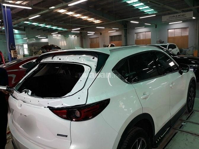 Lắp đặt thay thế kính ô tô xe hơi