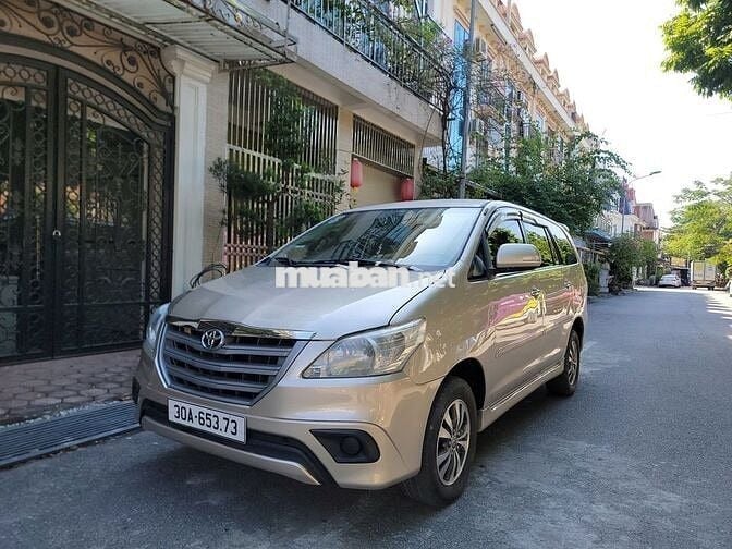 Toyota Innova 2016 2.0E - 11000 km