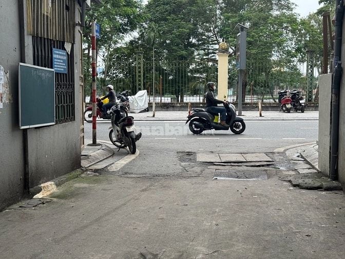 BÁN NHÀ VÂN HỒ – VIEW CÔNG VIÊN THỐNG NHẤT – LÔ GÓC 3 THOÁNG 