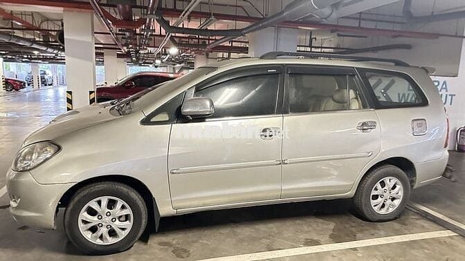 Toyota Innova 2008  - 800000 km