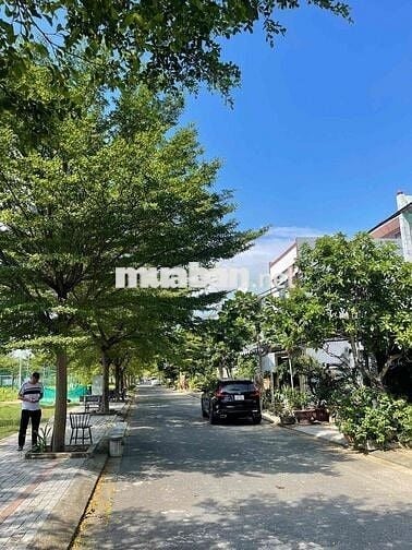 FPT ĐÀ NẴNG, VÙNG TRUNG 12, NHÌN CÔNG VIÊN