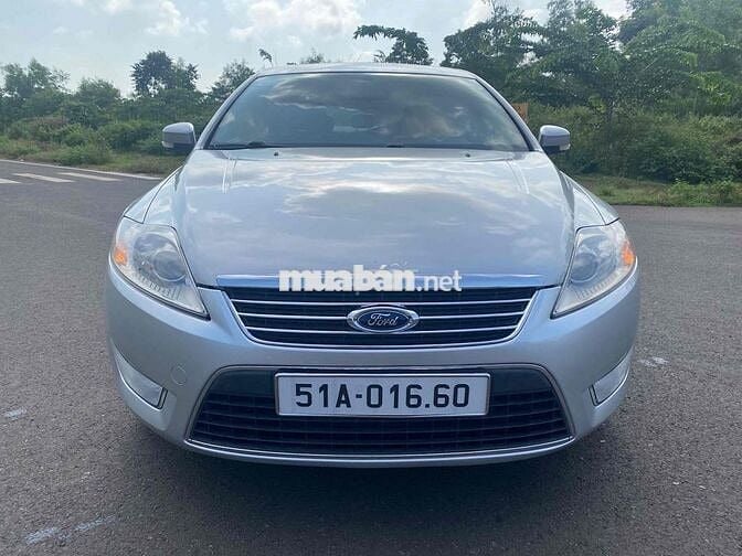 Ford Mondeo 2010 - 82000 km xe gia đình sử dụng