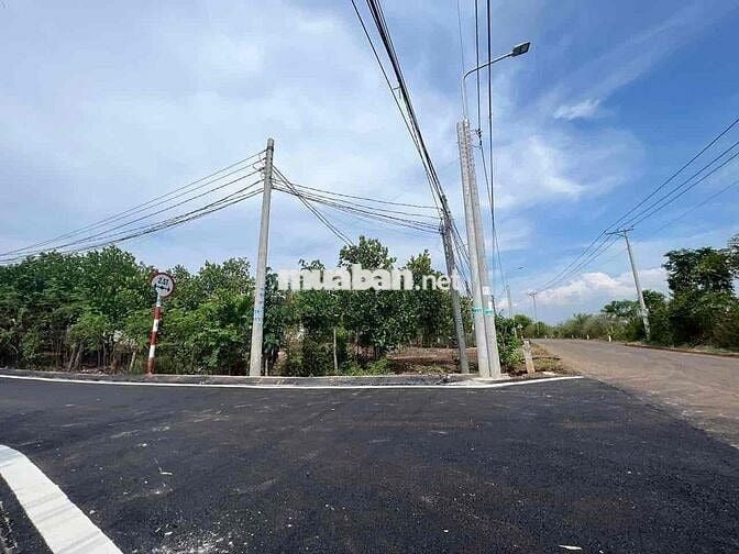 mặt tiền đường nhựa DT773.trung tâm xã xuân tây