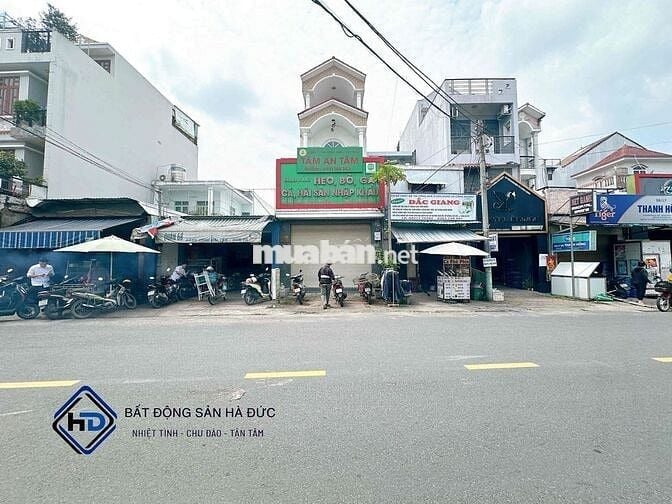 Nhà trệt 3 lầu 5x26 vị trí đẹp gần ngã tư sầm uất