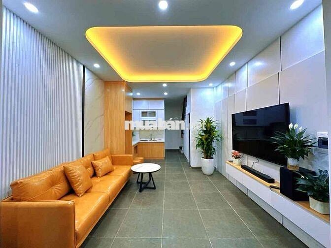 Lô Góc Cầu Giấy 40m2 - 6 Tầng Thang Máy - Gần Phố - Ở Ngay - 11 Tỷ