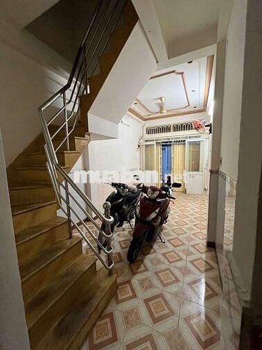 Cho Thuê nhà ở nguyên căn hẻm quận 4