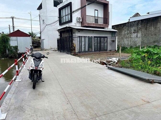 Bán nhà c4 trương vĩnh nguyên gần trường đại học tây đô giá 2,650 tỷ