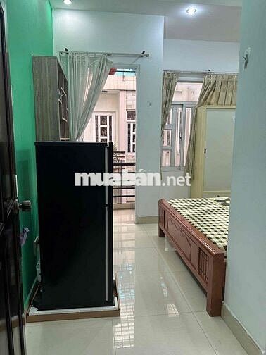 Cho thuê phòng ban công view cực chill giá hạt dẻ ngay ttam Q8 Q5