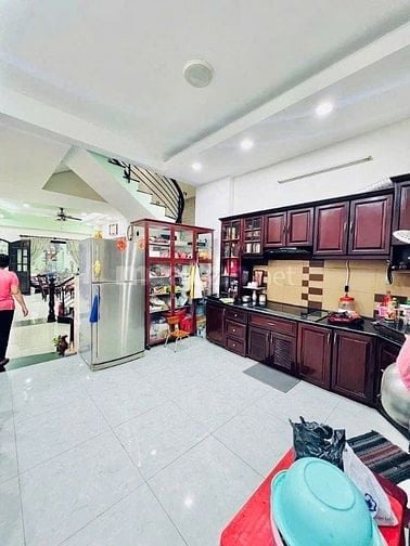 Bán nhà góc 2MT HXH 5.7x25=135m2 1T2L có sân rộng nhà sát đường lớn gi