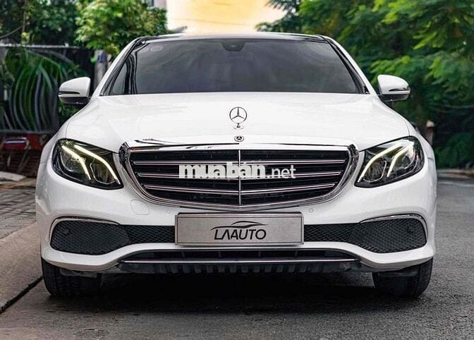 Mercedes E200 ĐKLĐ 2018 - Trắng/Nâu - Zin Đẹp