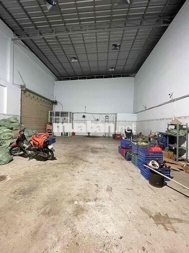 Kho mới cho thuê (9m x 16m) có sẵn 3 pha đường xe tải tới nơi