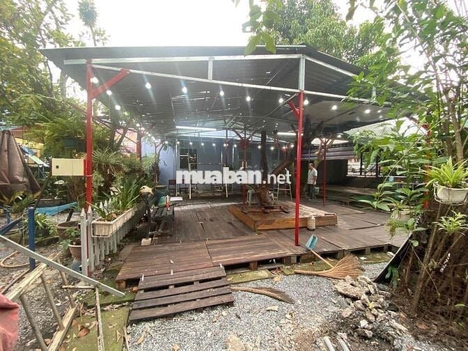 Mặt bằng kinh doanh cà phê sạc xe điện, kho chứa hàng, nơi sản xuất