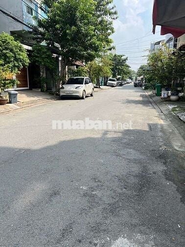 Cho thuê nhà nguyên căn mặt tiền đường số 45 Tân Quy, cho cải tạo