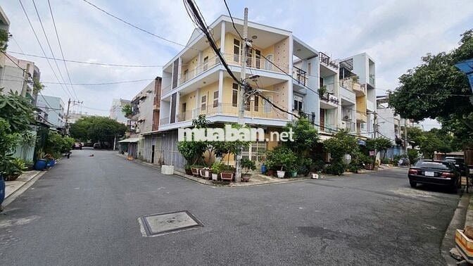 Nhà lầu 2 mặt tiền gần trường học quận Bình Tân