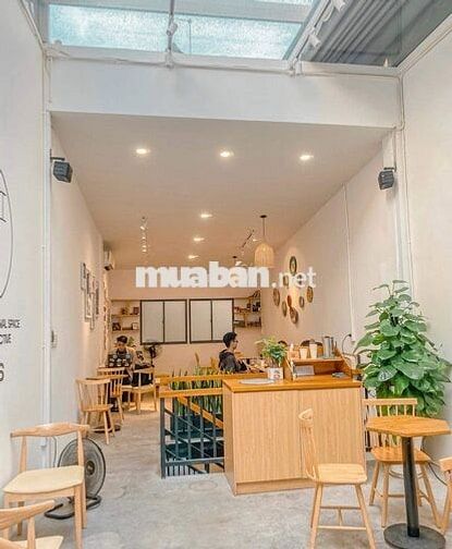 1 trệt 2 lầu suốt mặt tiền Phạm Ngũ Lão khu VIPP Quận 1