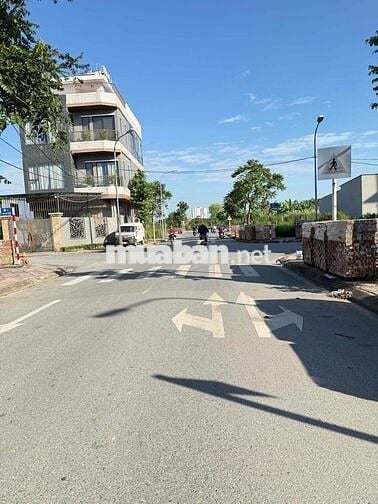 NHÀ ĐẸP 5 tầng thang máy trung tâm phường Cự Khối