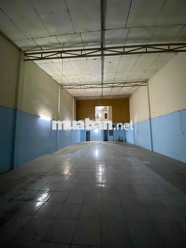 cho thuê kho xưởng 180m2 trần cao kiên cố