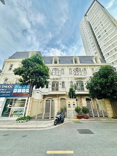 Cho thuê nhà khu biệt thự số 119D Phổ Quang , Phường 9, Quận Phú Nhuận