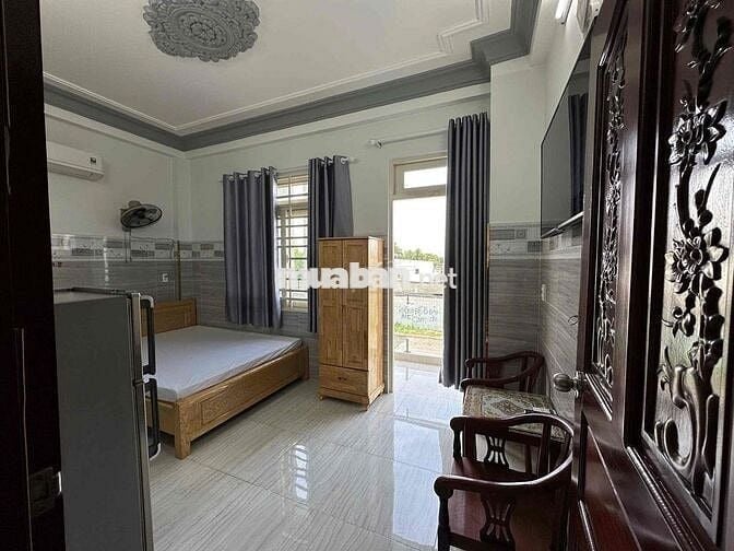 cho thuê phòng ban công full nội thất có thang máy 4triệu8