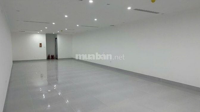 Cho thuê văn phòng Nguyễn Du 160m² – Sàn thông, đủ Pccc 27tr