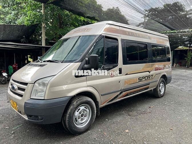 Ford Transit Van 6 chổ 850kg đi giờ cấm