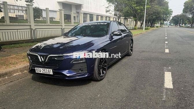 VinFast Lux A2.0 2020 2.0 AT - 100000 km