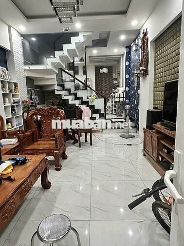 Cho thuê nhà nguyên căn trệt 2 lầu Quang Trung P.11 giá 15tr/tháng TL