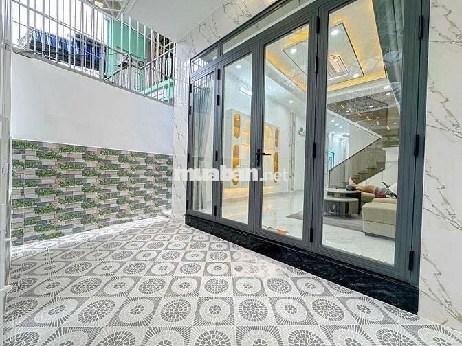 Bán nhà Ngộp 2 tầng Huỳnh Tấn Phát 110m2 nội thất sang trọng