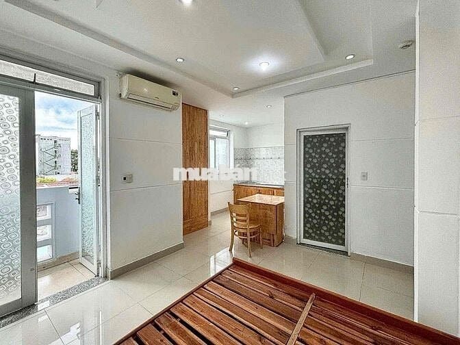 CHO THUÊ CHDV GIÁ RẺ - BAN CÔNG, FULL NỘI THẤT - GẦN CV LÀNG HOA