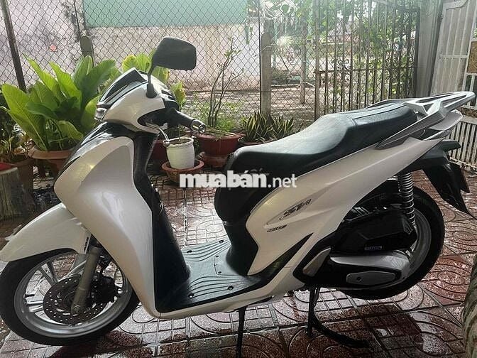 💥 Bán SH 160i ABS trắng chính chủ 3.700km – xe đẹp
