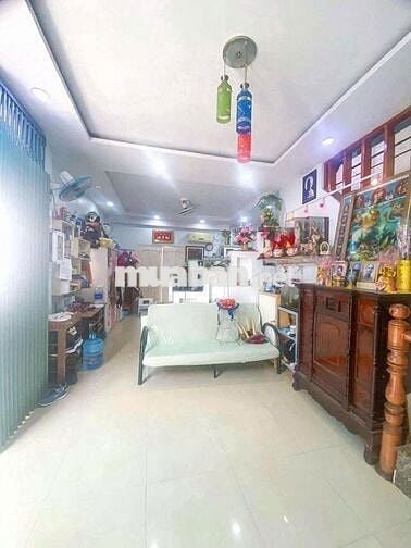 Nhà CMT8 , Quận 3 , 40m2 giá 4tỷ950