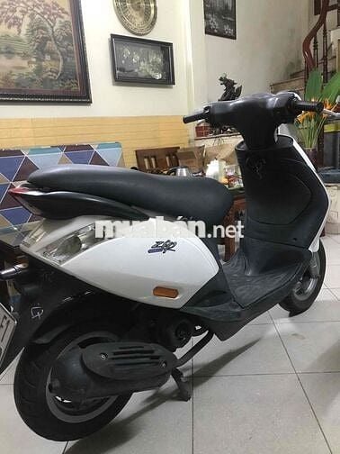 xe piagioo- zip mầu trắng chính chủ