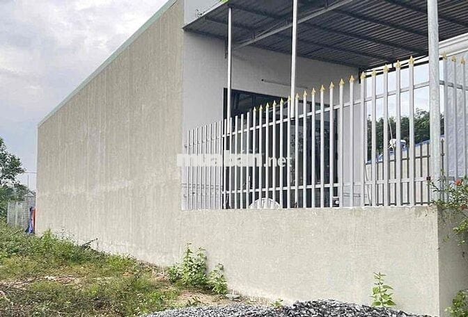 Nhà mới Tân Định khu 4. nhựa 7m buôn bán nhỏ.thông QL13. 5x26 thổ 101m