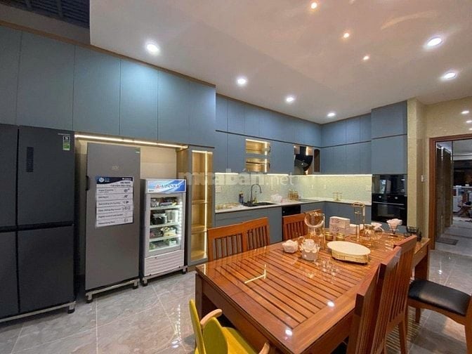 Bán nhà 5 tầng đường đôi có công viên Phường Tân Kiểng Q7.